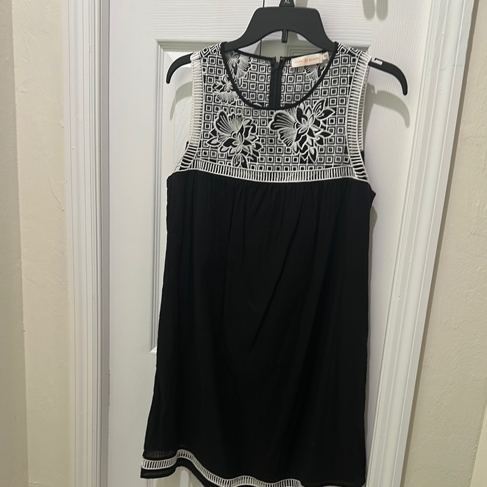 TORY BURCH Elegant Black and White Sleeveless Top